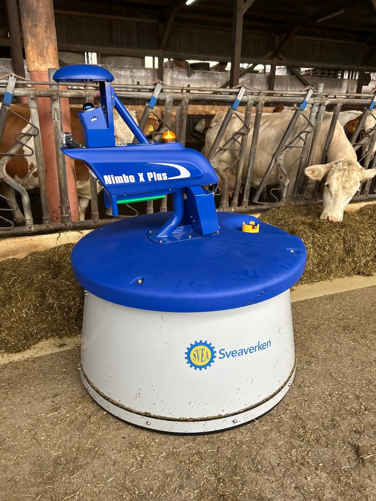 NIMBO Futterschieber-Roboter im Stall